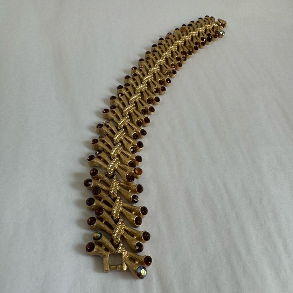 Crown Trifari "Chantilly Collection" Bracelet - Picture 6 of 7